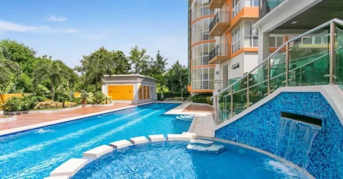 Lancris Residences 2 Bedroom Entire Apartment Near Airport With Pool Paranaque City Exterior foto