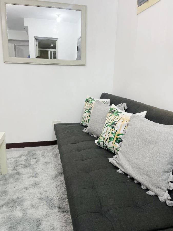 Lancris Residences 2 Bedroom Entire Apartment Near Airport With Pool Paranaque City Exterior foto